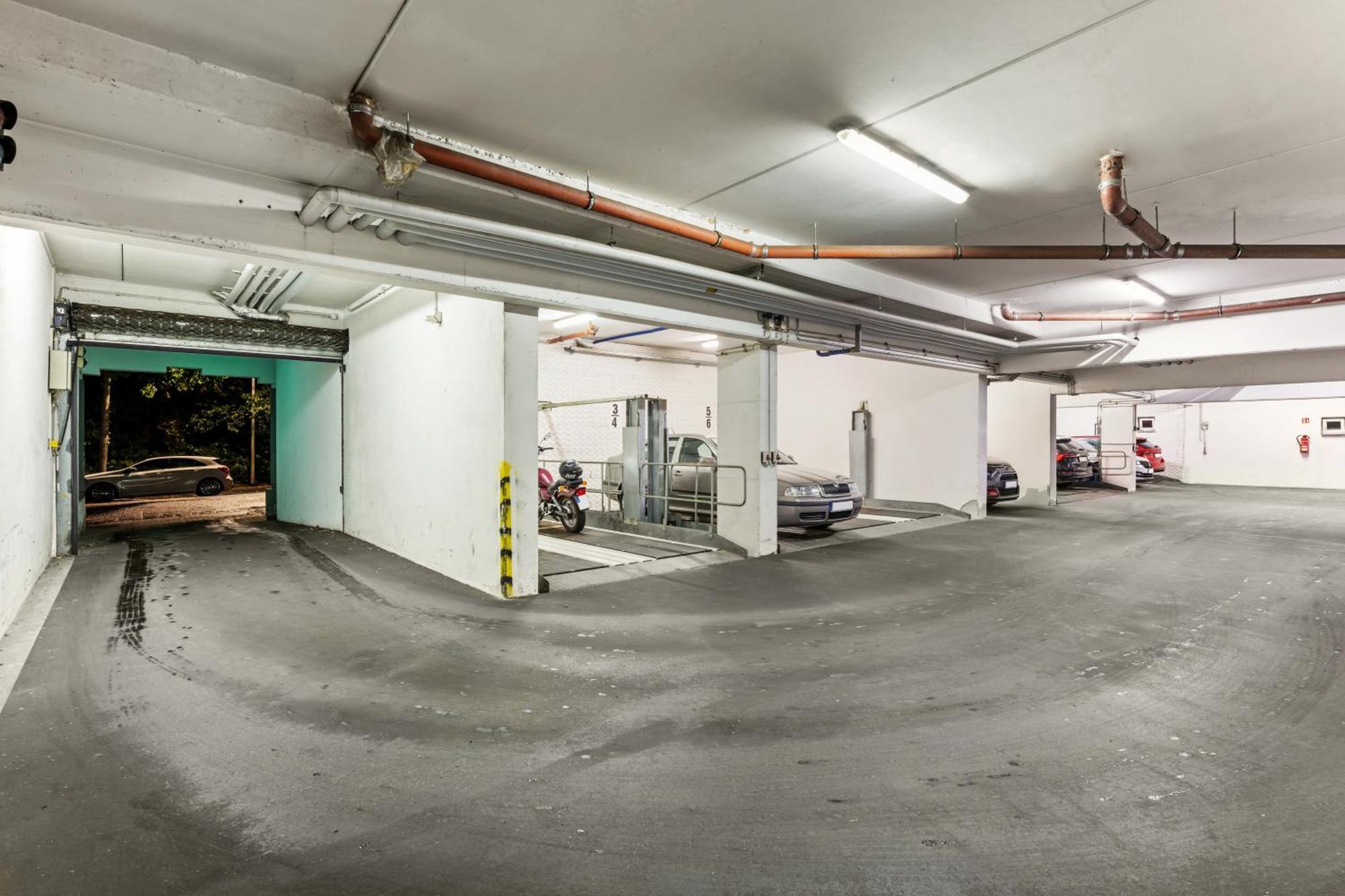 Edler Wohnraum Schwanenteich-Suite Mit Balkon, Kaffeevollautomat, Lift & Parkplatz Τσβικάου Εξωτερικό φωτογραφία
