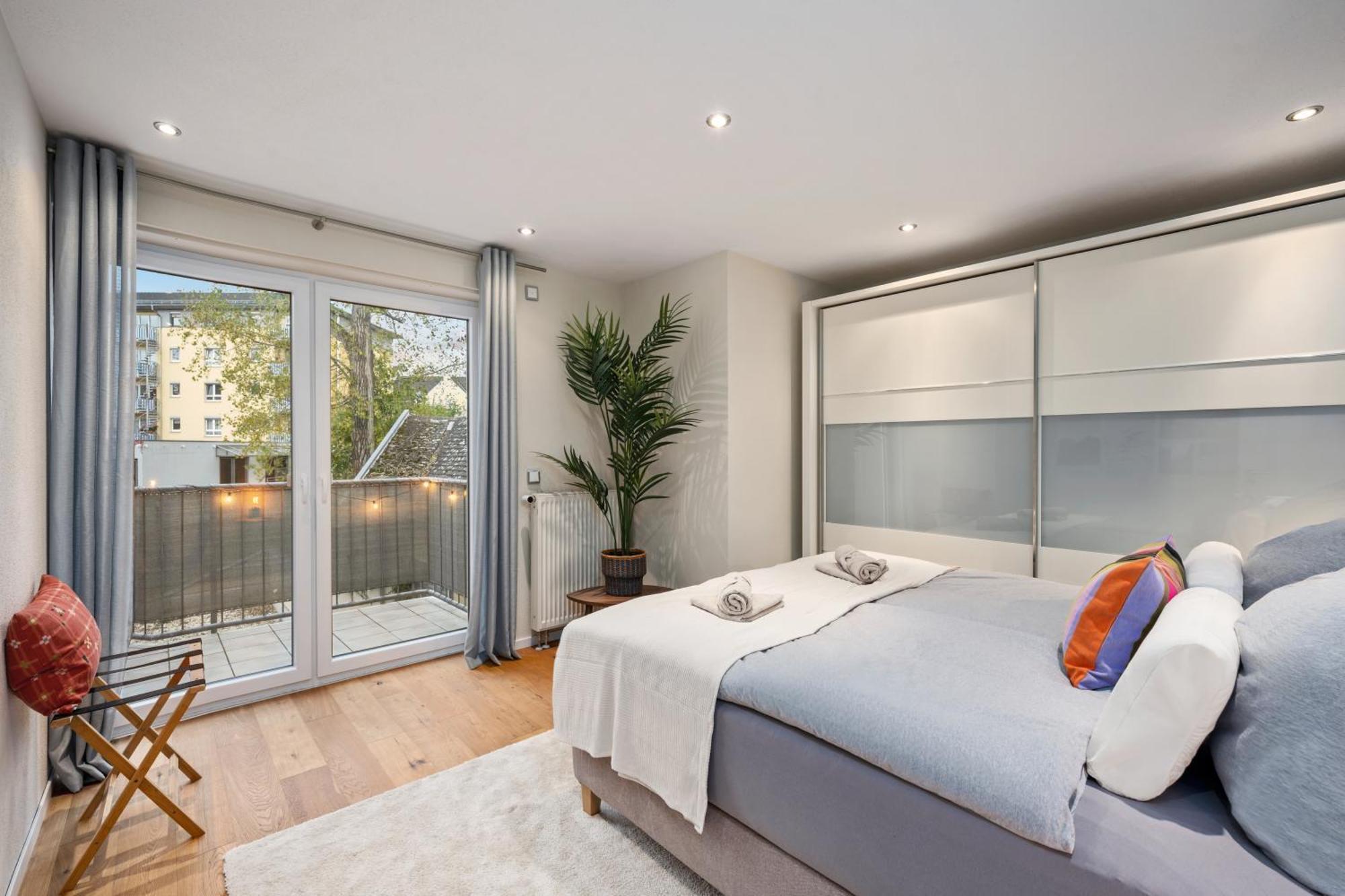 Edler Wohnraum Schwanenteich-Suite Mit Balkon, Kaffeevollautomat, Lift & Parkplatz Τσβικάου Εξωτερικό φωτογραφία