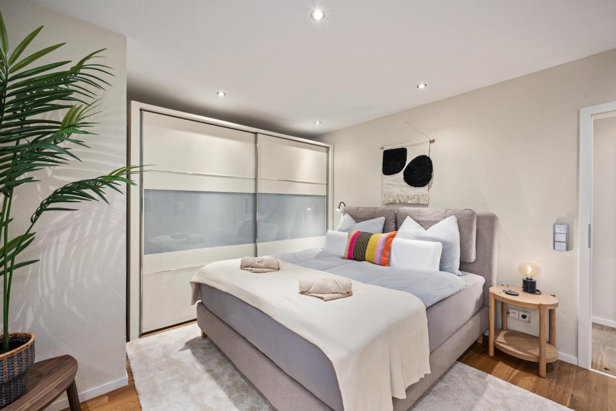 Edler Wohnraum Schwanenteich-Suite Mit Balkon, Kaffeevollautomat, Lift & Parkplatz Τσβικάου Εξωτερικό φωτογραφία