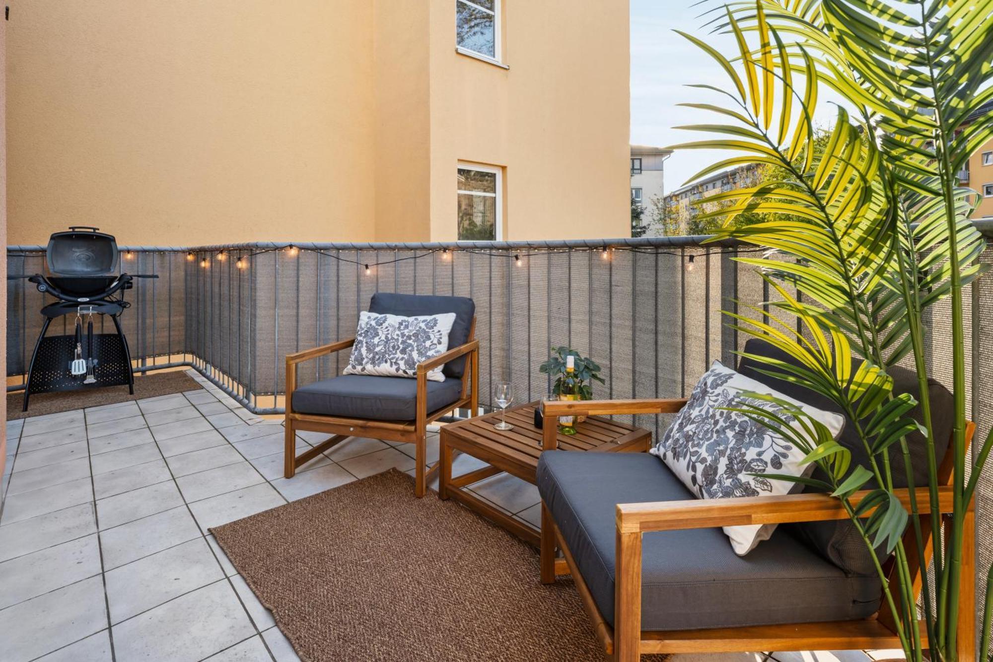 Edler Wohnraum Schwanenteich-Suite Mit Balkon, Kaffeevollautomat, Lift & Parkplatz Τσβικάου Εξωτερικό φωτογραφία