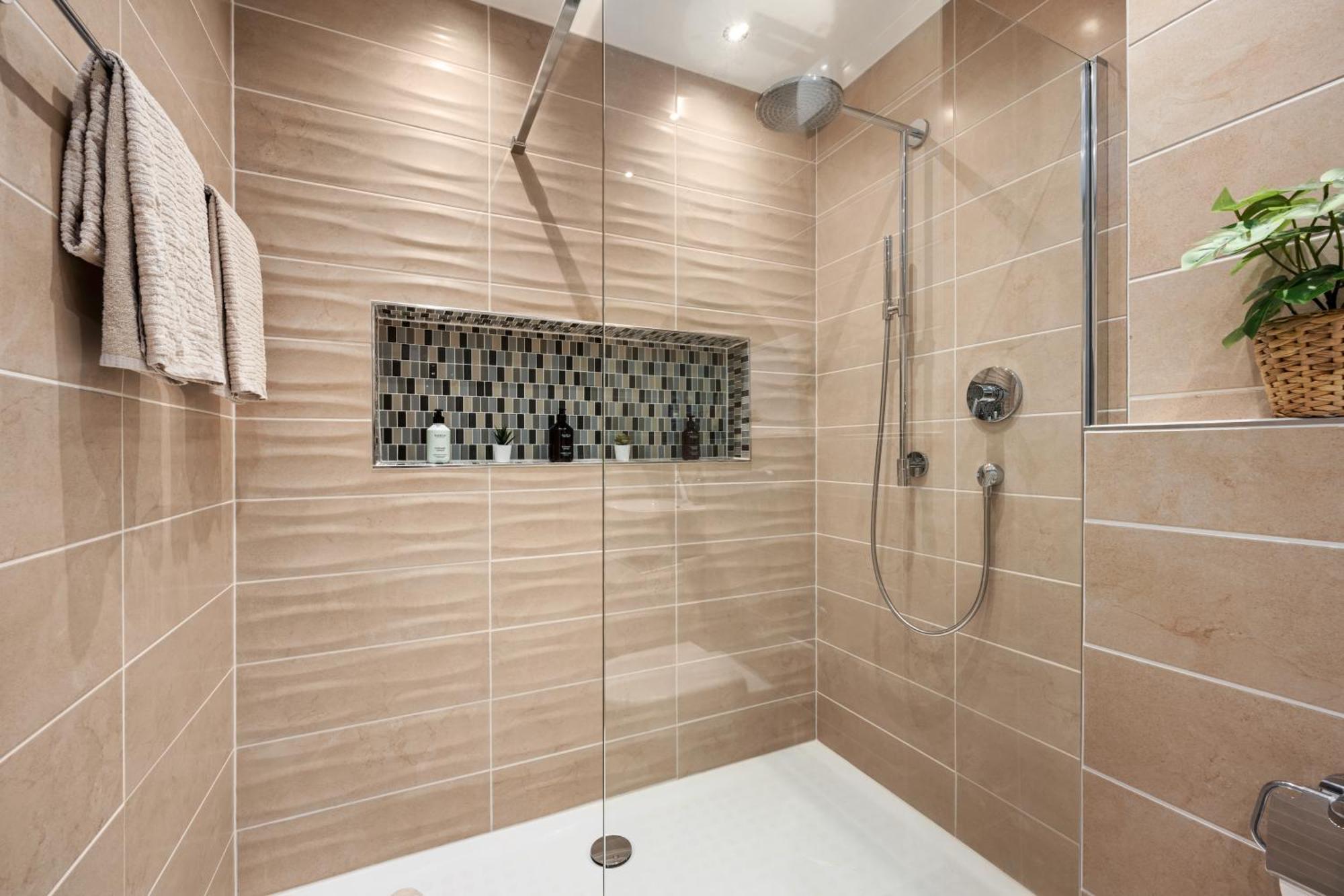 Edler Wohnraum Schwanenteich-Suite Mit Balkon, Kaffeevollautomat, Lift & Parkplatz Τσβικάου Εξωτερικό φωτογραφία