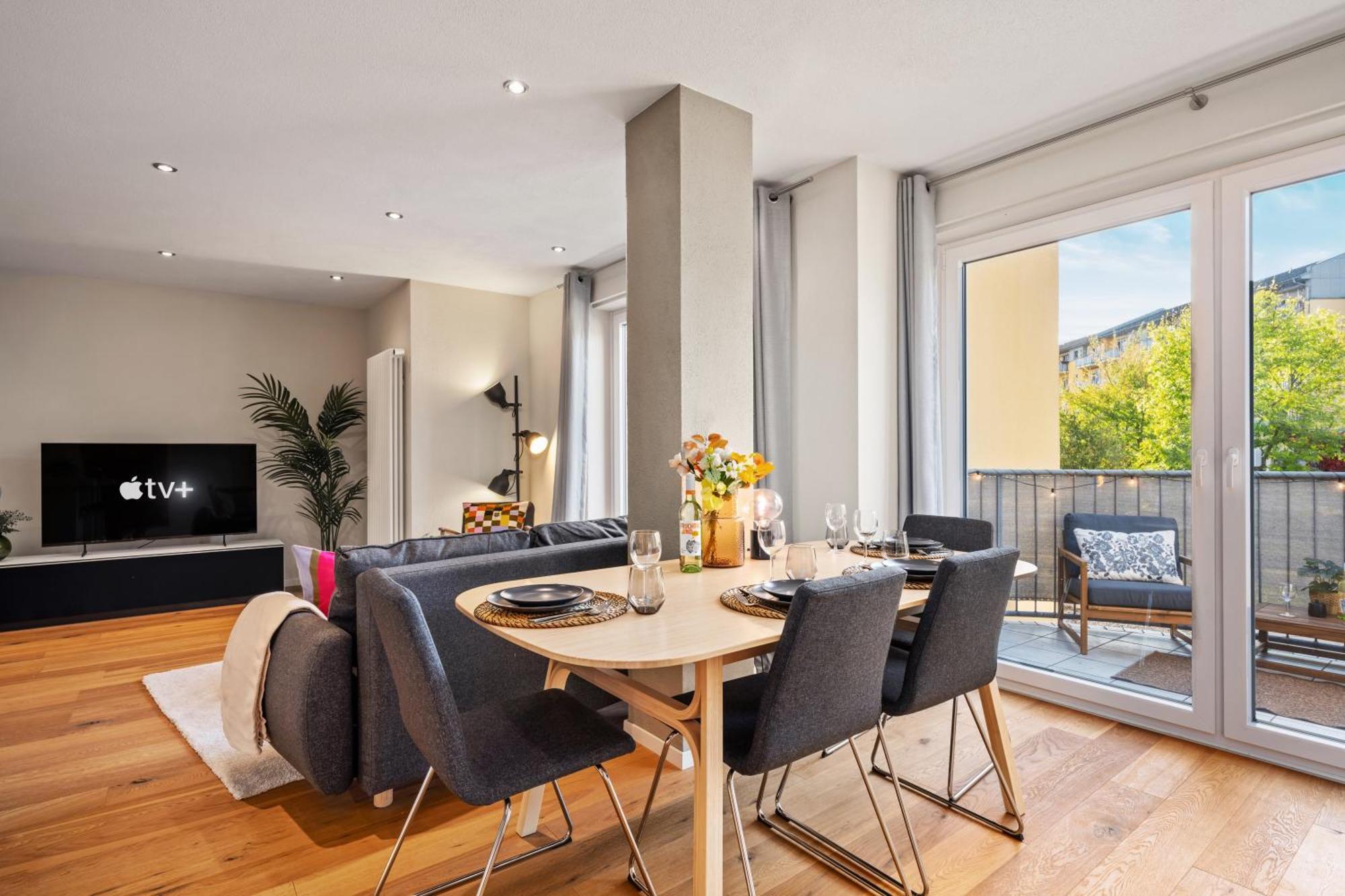 Edler Wohnraum Schwanenteich-Suite Mit Balkon, Kaffeevollautomat, Lift & Parkplatz Τσβικάου Εξωτερικό φωτογραφία